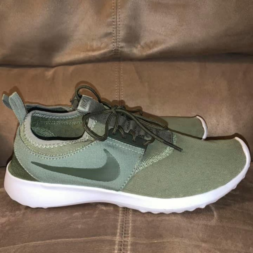 Nike olive green shoes